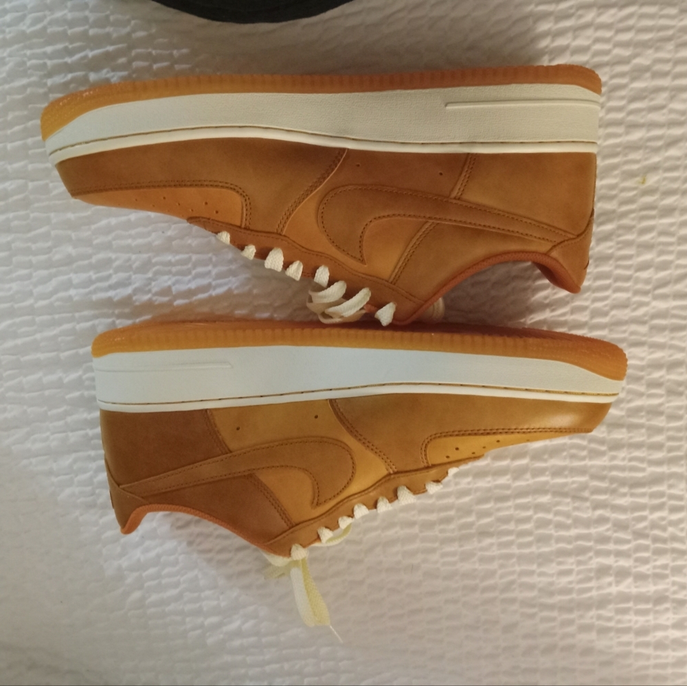 Brand new Nike AF1. (Never been worn) - Picture 3 of 9